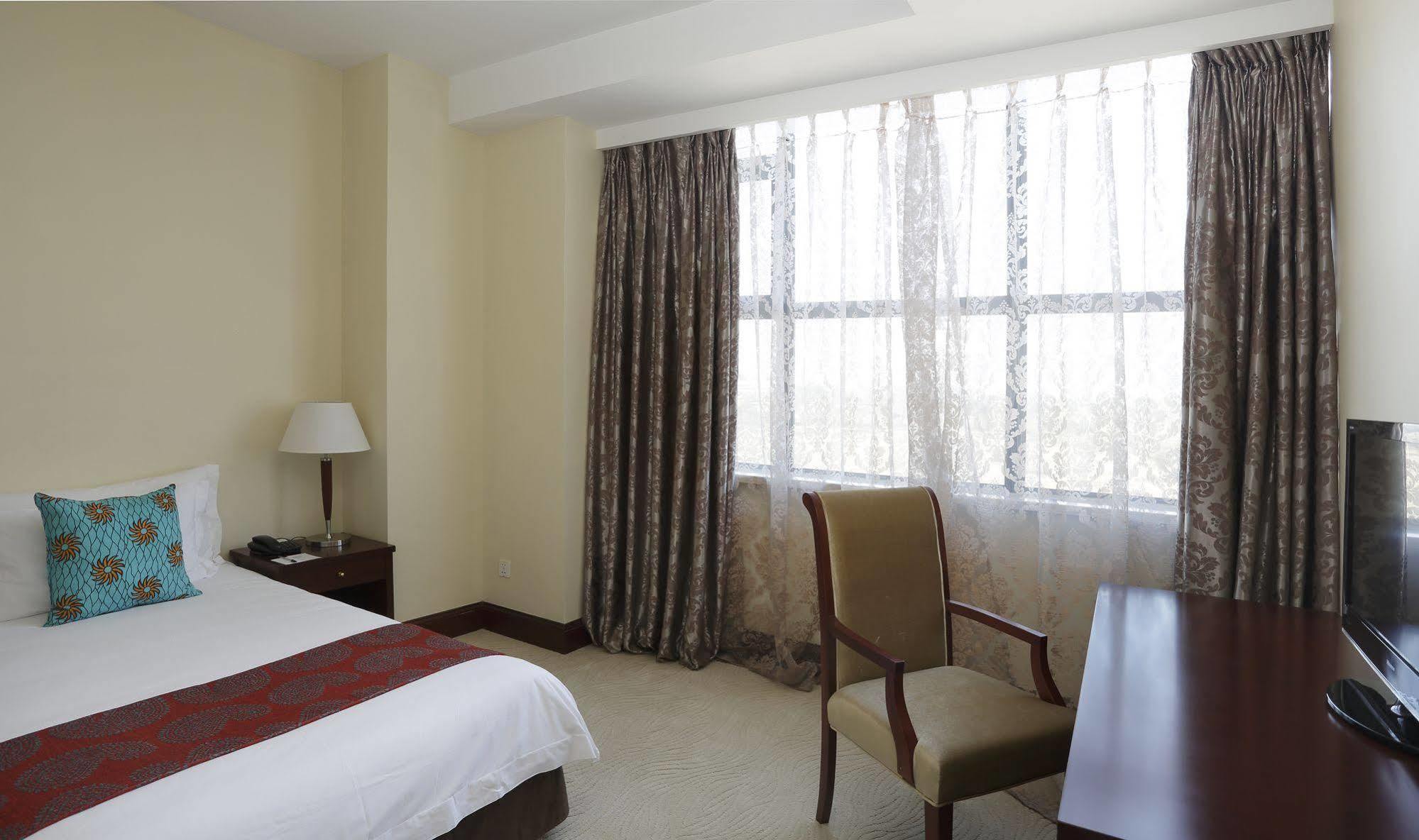 President Hotel At Umodzi Park Lilongwe Eksteriør bilde